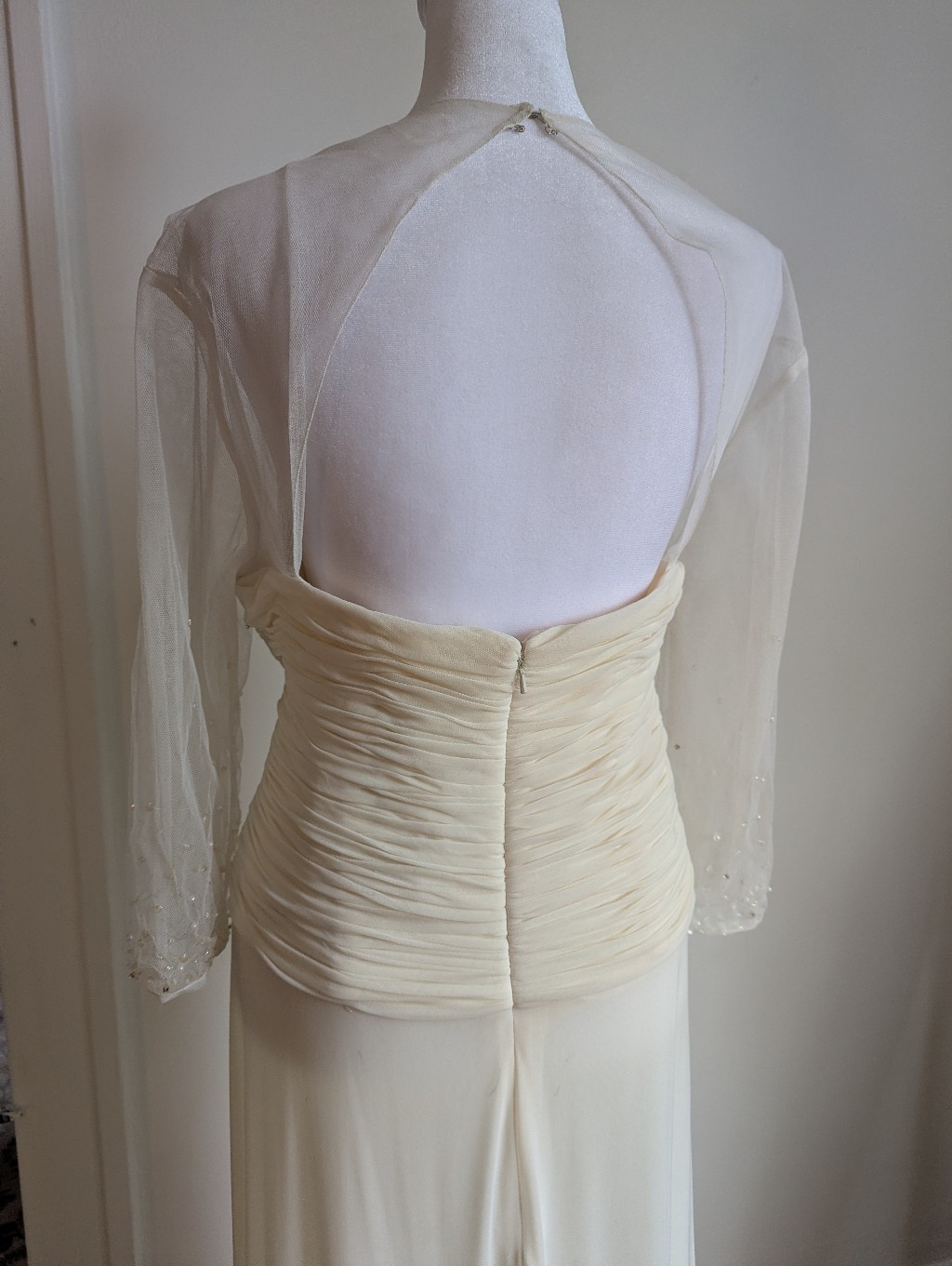 Vintage Ivory Beaded 3/4 Sleeve Mesh Bridal Gown With Ruched Waist Sweetheart — image 8 of 8